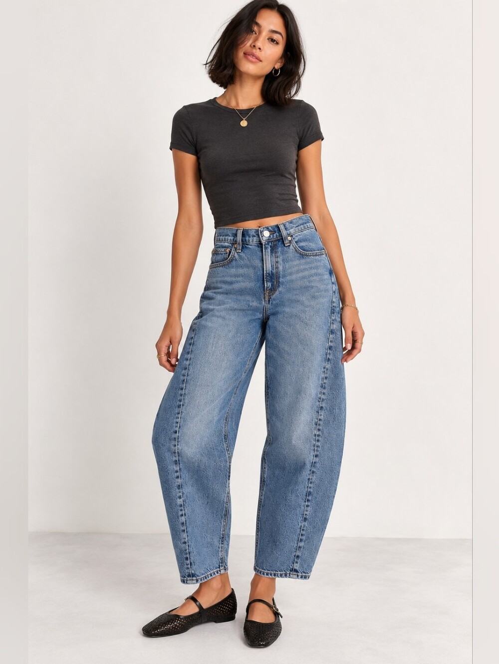 American Eagle Super High-Waisted Barrel Jeans Size 000 Short Medium Wash